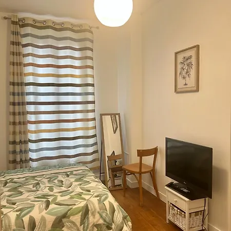 Alloggio in famiglia Comfort Parisian And Sofa Bed 1 Min To Metro M4 & T3a Chez Habitant *